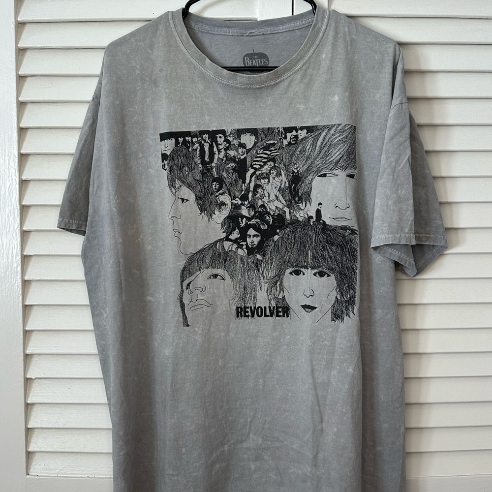 Apple Corps‎ Ltd Size XL The Beatles Revolver Gray Mineral Wash Tee
